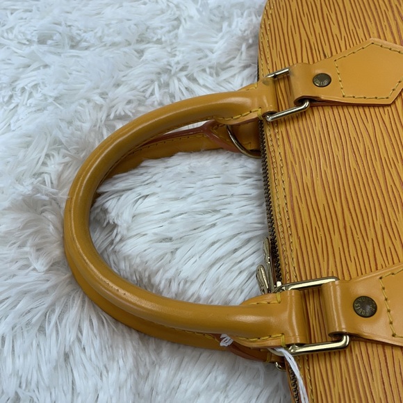 LOUIS VUITTON EPI ALMA PM CITRON AR0947 ‼️FINAL DROP‼️ - Picture 9 of 16